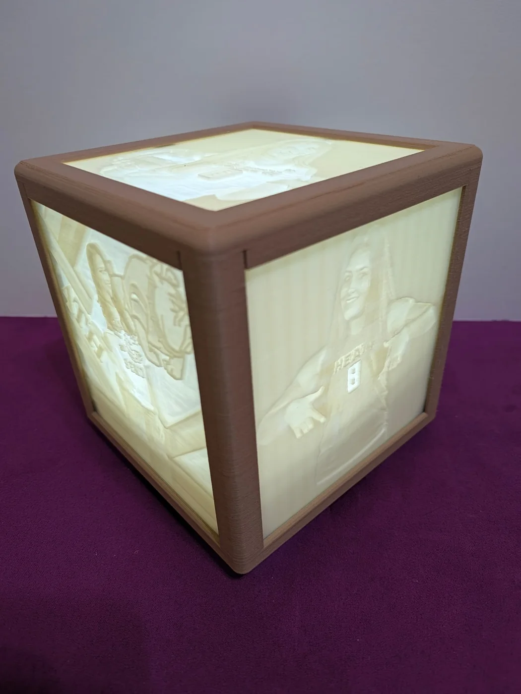 Illuminated personalized photo lithophane lamp